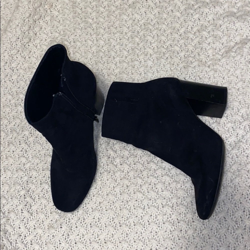 Black healed booties